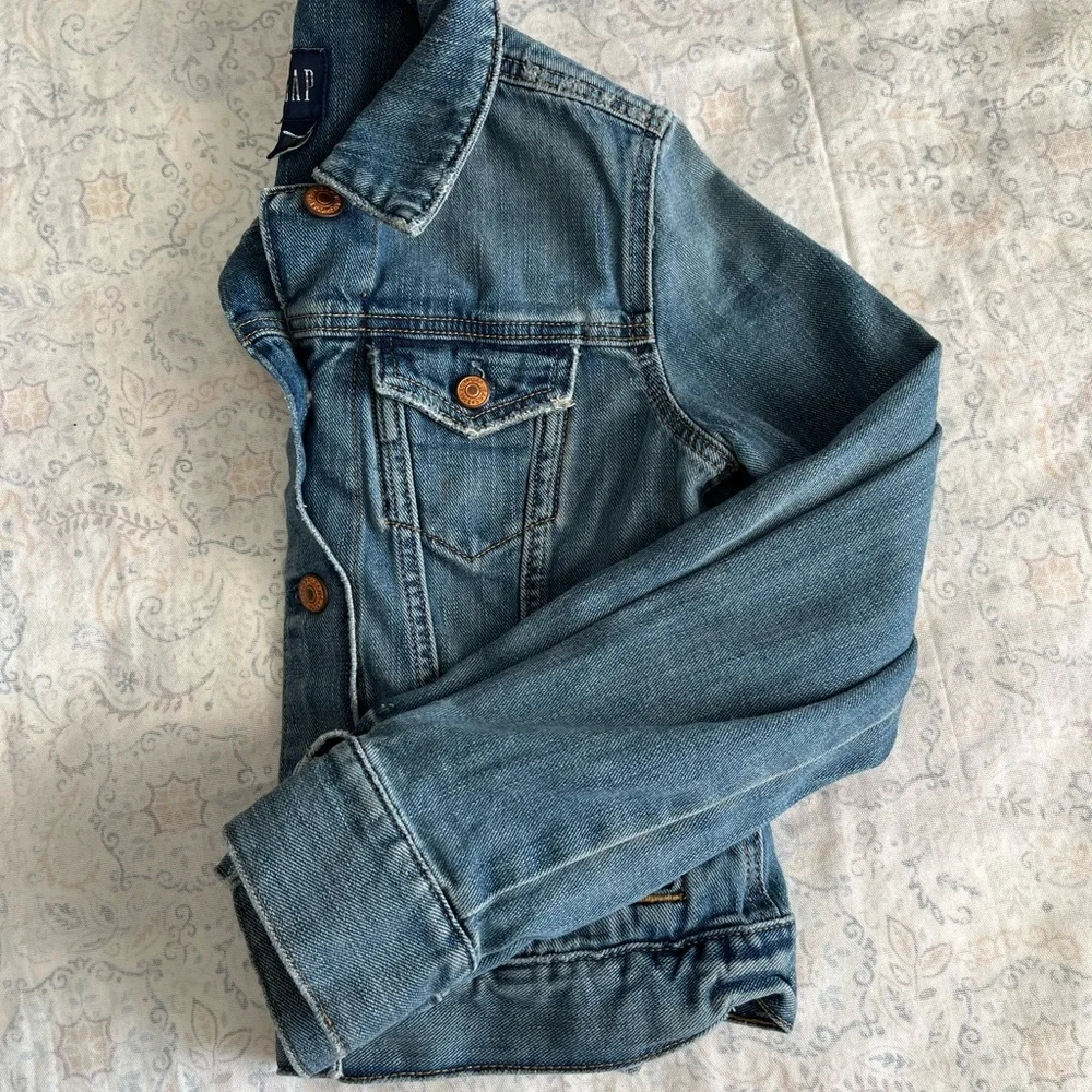 GAP Blue Denim‎ Jean Jacket Cropped Style